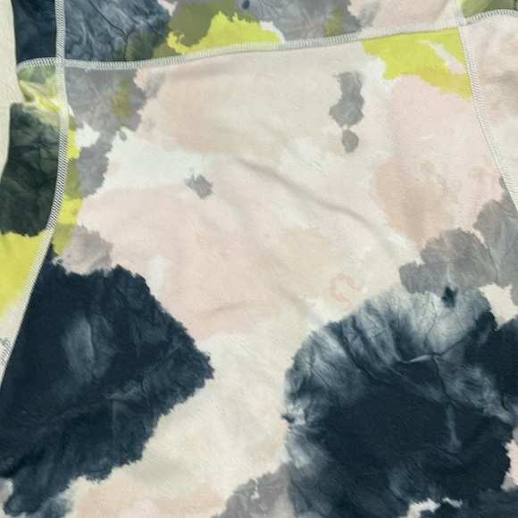 🦋Lululemon Tanks - Picture 6 of 7